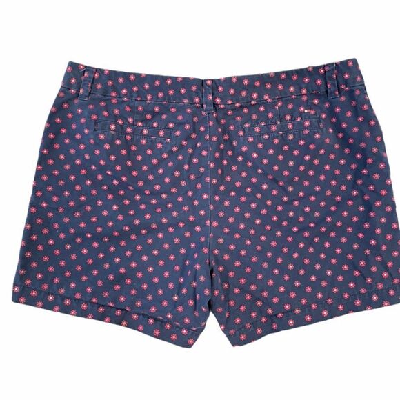TOMMY Hilfiger Shorts Navy with Red Flowers Size 14 - Picture 2 of 7